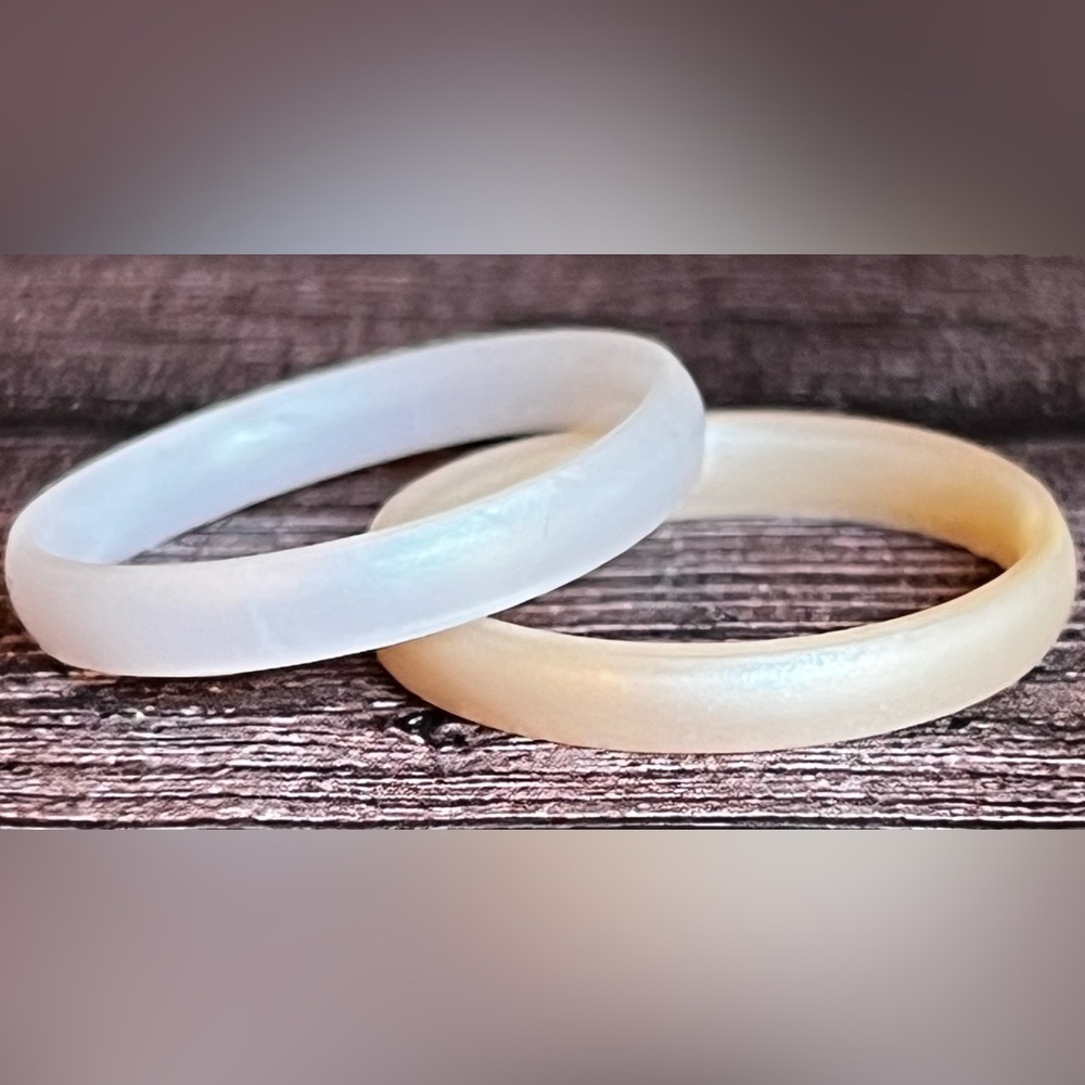 Silicone stackable thin lightweight rings, great for swimming, hiking, sports